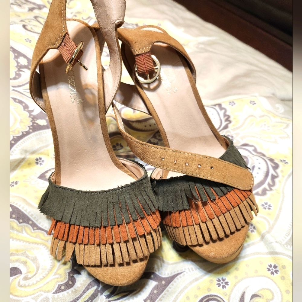 Shoes. Size 7